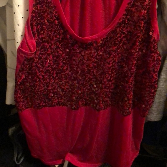 Red sequin express tank - Picture 3 of 3